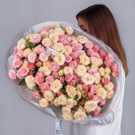 Bol_shoj buket kustovih roz