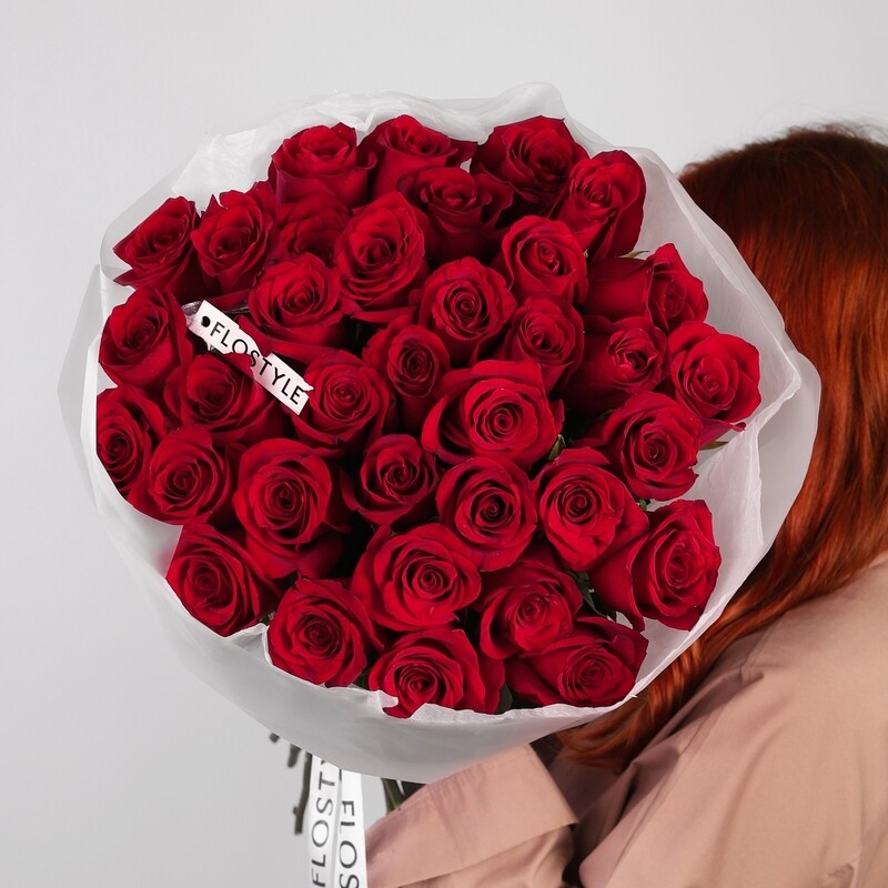 Buket iz 35 sortovih krasnih roz, buket iz 35 sortovih krasnih roz