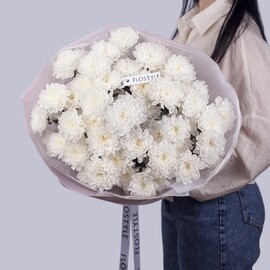 Нежный букет из воздушных хризантем 