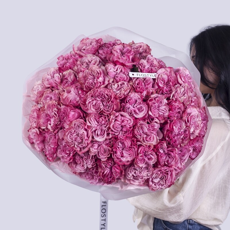 Большой букет из 51 элитной пионовидной розы, большой букет из 51 элитной пионовидной розы