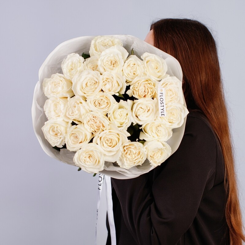Классический букет 25 белых роз, классический букет 25 белых роз