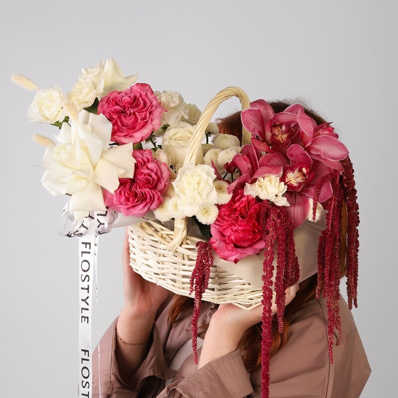 Корзина цветов с розами и орхидеями, стандартный