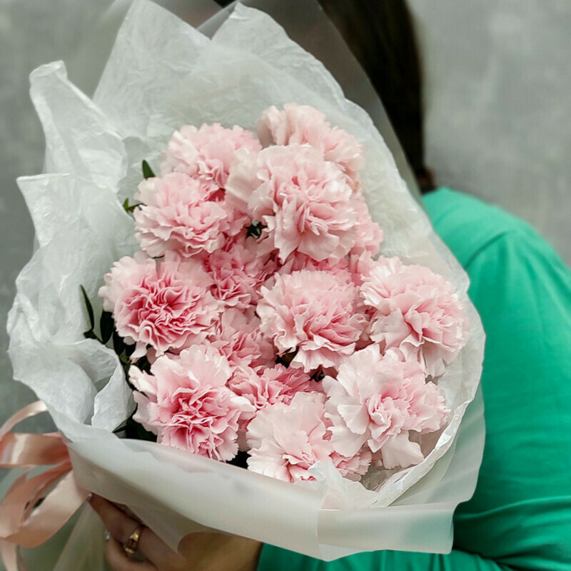 Stylish bouquet of dianthus Levol, standart