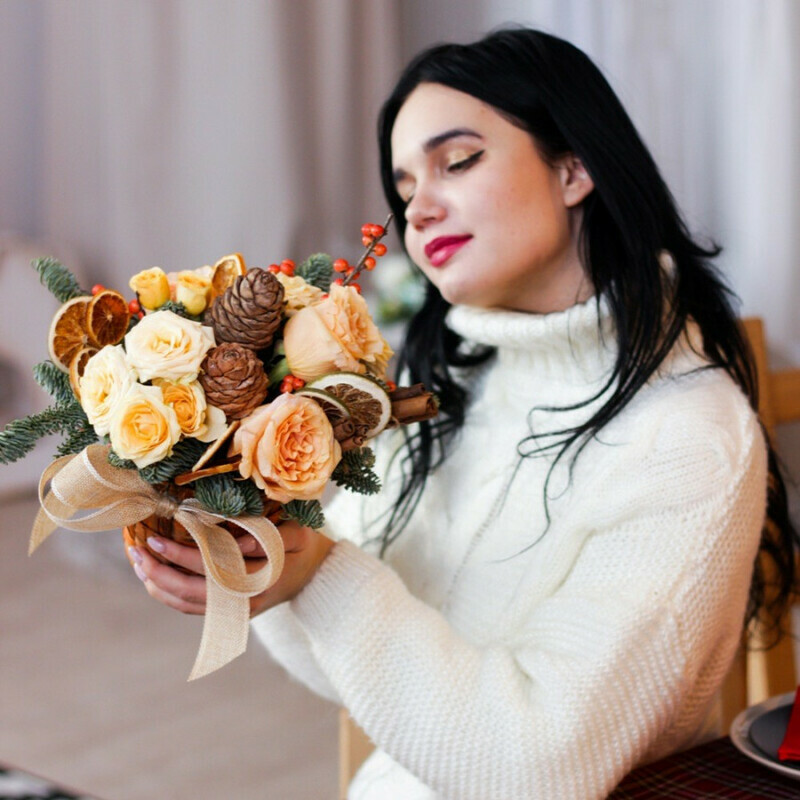 Композиция в кашпо с шишками, стандартный