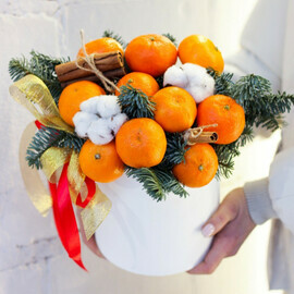 Мандарины в шляпной коробке