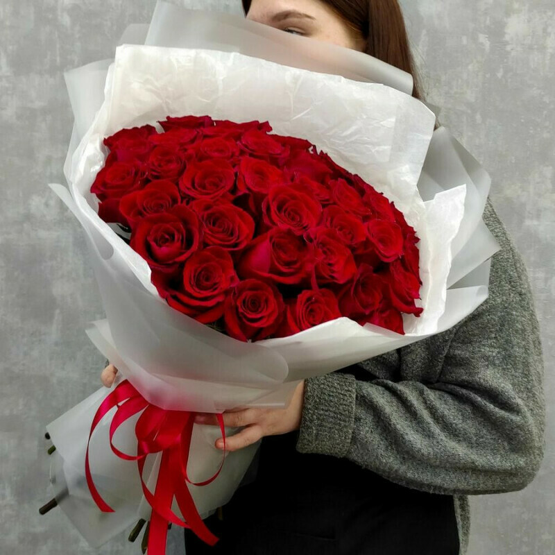Bouquet of 35 red roses Laird, standart