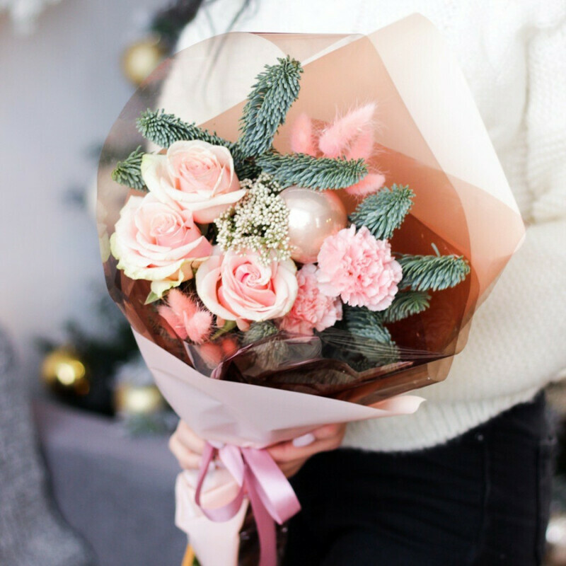Delicate New Year's bouquet, standart
