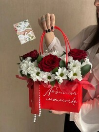 Kompozitciya "YArkij stil_"