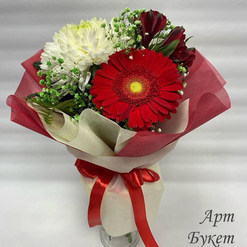 Buket s gerberoj, odnogolovoj hrizantemoj, al_stromeriej (Buket 73), standart