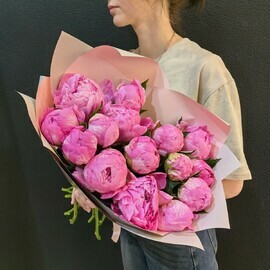 Bouquet of 15 crimson peonies (code 296)