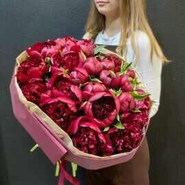 Bouquet of 25 burgundy peonies (code 298)