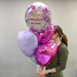 Фонтан из 5 фольгированных шаров «Мир начинается с Мамы» (код 112)
