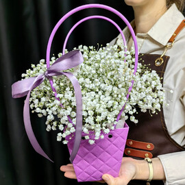 Белая гипсофила в сумочке (код 187)