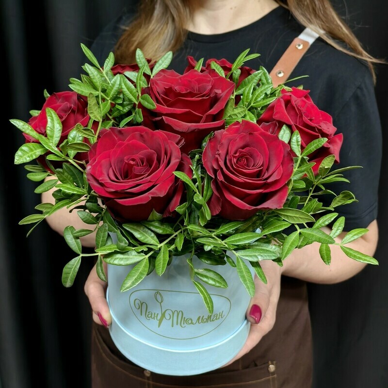 Коробка с розами (код 137), стандартный