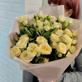 букет с кустовыми розами