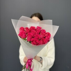 Монобукет из 15 малиновых роз