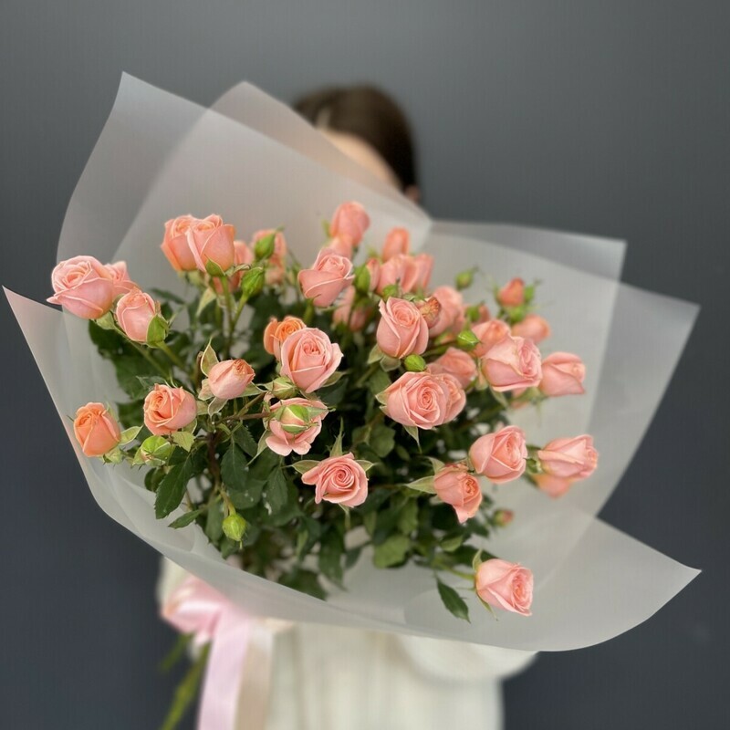 Монобукет из нежных кустовых роз, стандартный
