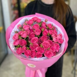 Моно-букет из кустовых розочек