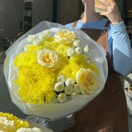 Букет с желтой хризантемой "Солнышко"