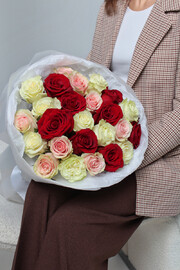 Моно букет из 25 роз