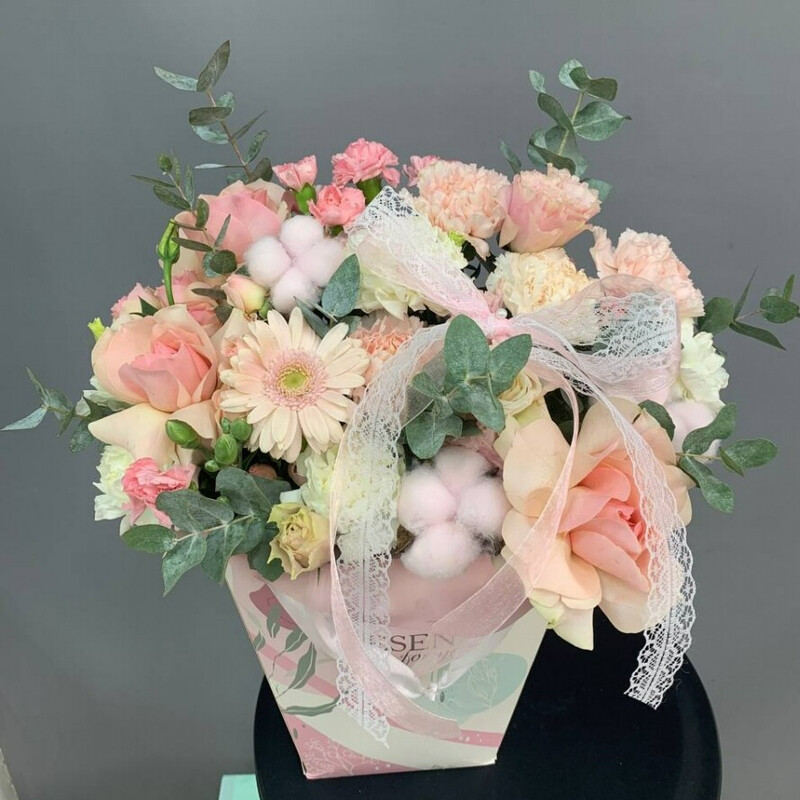 Композиция в нежных оттенках, стандартный