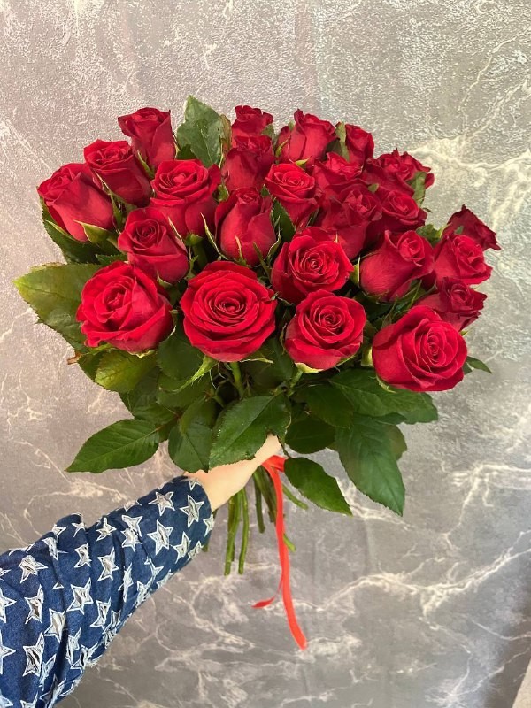 25 красных роз на ленте , 25 красных роз на ленте 