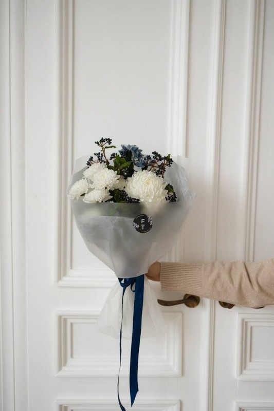 Стильный букет с ягодами выбурнума FT1071, стандартный