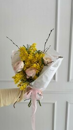 Мимоза с кружевными ранункулюсами FT1767