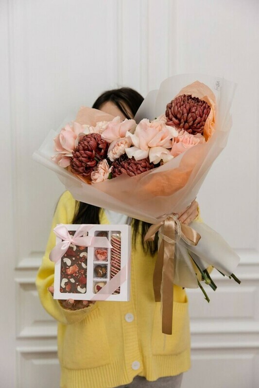 Nabor: Pudrovij buket i shokolad ruchnoj raboti FT1634, standart