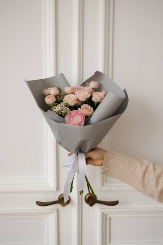 Кустовая пионовидная роза с ранункулюсами FT1073, стандартный