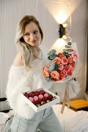 Kombo: Buket s Dzhul_ettoj i klubnika v shokolade 16 yagod FT1718