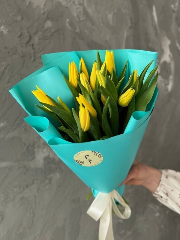 Букет из 13 желтых тюльпанов FT1277, стандартный