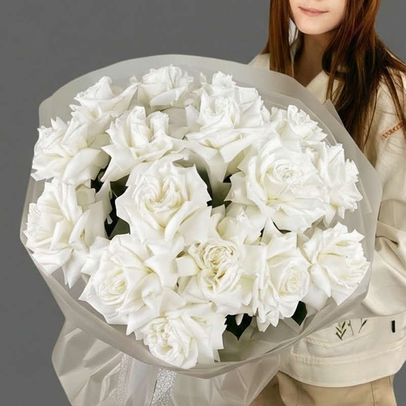 Букет из белых роз, 15 роз