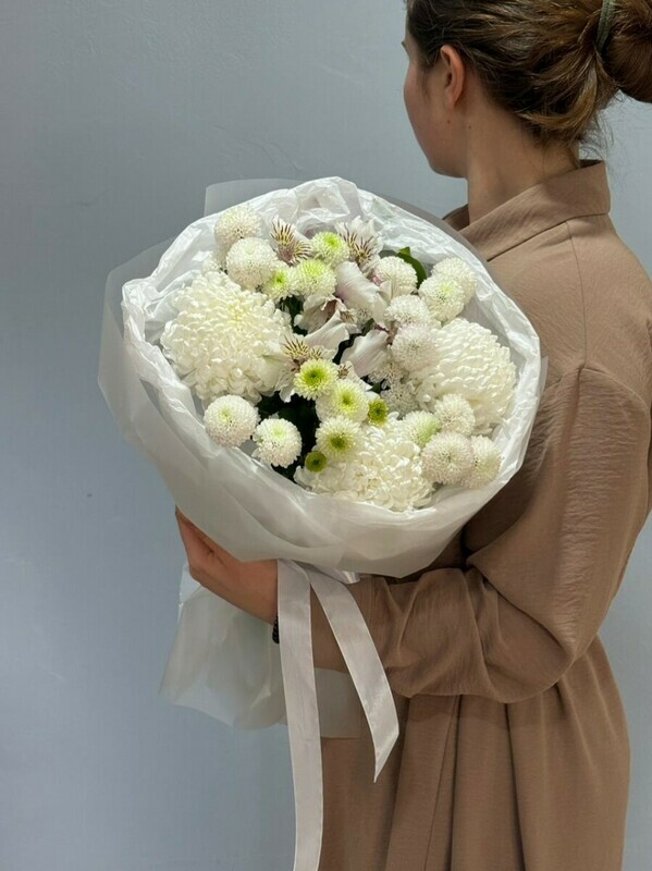 Букет из хризантем шарики, альстромерии , хризантемы бигуди 108, стандартный