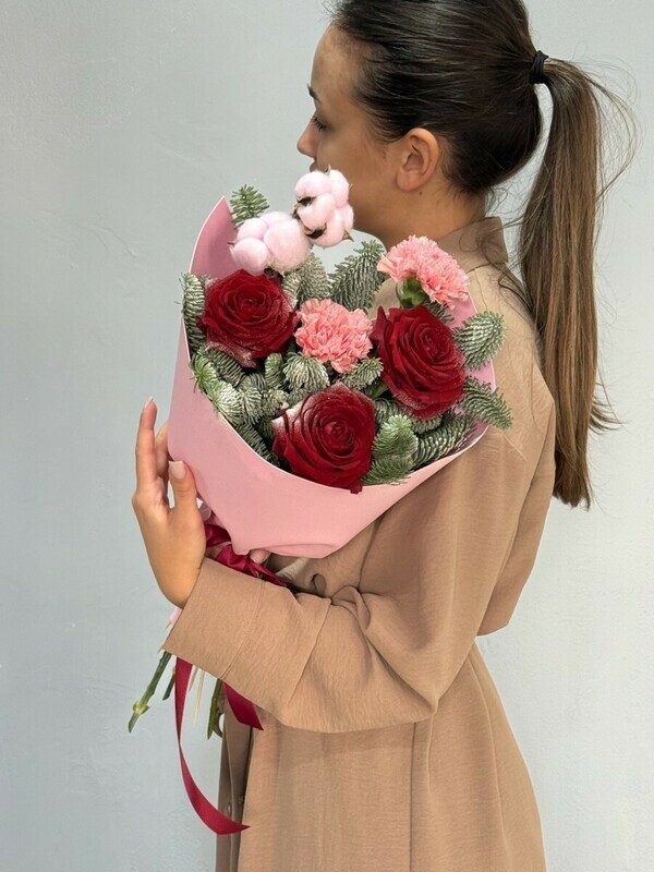 Букет из нобилиса, розы и хлопка к новому году 028, стандартный
