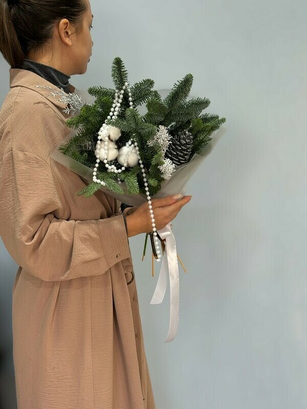 Букет из пихты и украшений 014, стандартный