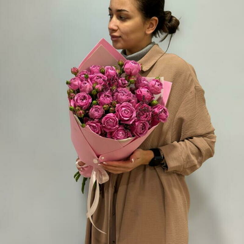 Buket iz pionovidnoj rozi i limoniuma 175, standart