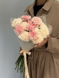 Buket iz nezhnih diantusov