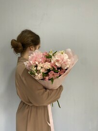 Букет из французской розы, Альстромерии и кустовой розы