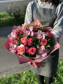 Букет с орхидеями 