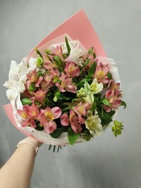 Buket iz al_stromerii