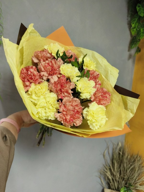 Buket iz 15 diantusov, buket iz 15 diantusov