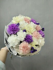 Buket iz 19 diantusov