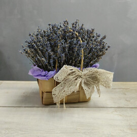 Корзинка с лавандой