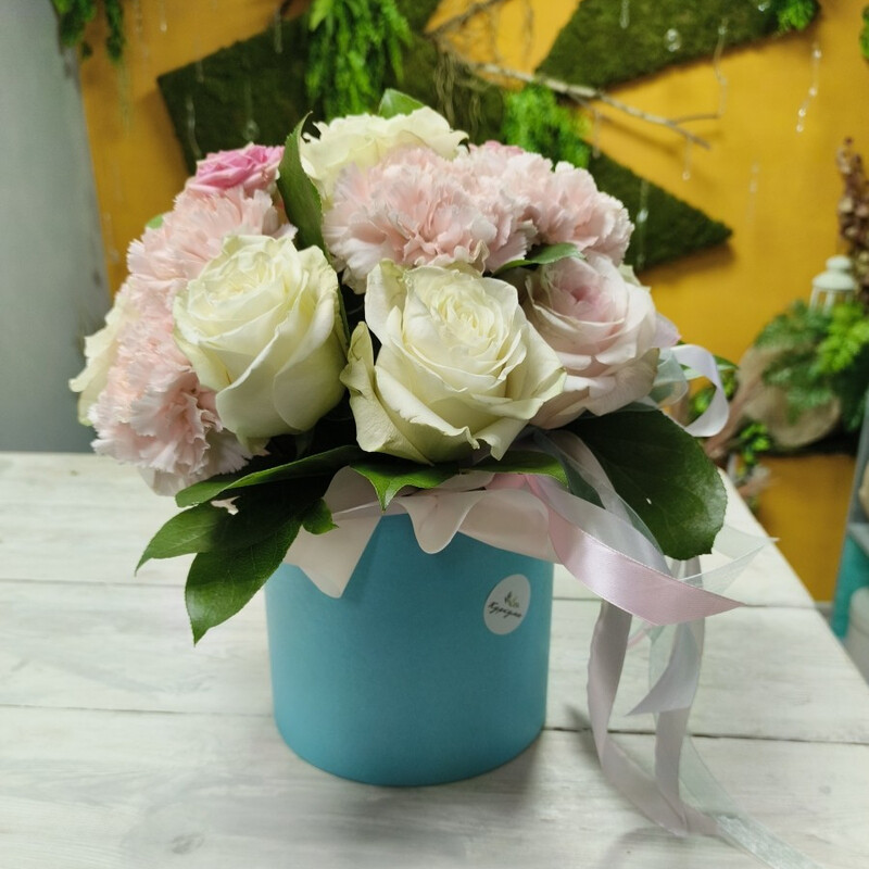 TCveti v shlyapnoj korobke, standart