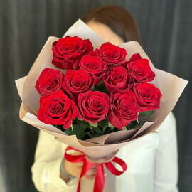 Монобукет красных роз «Эхплоэр»