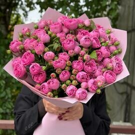 Монобукет из пионовидных кустовых роз «Мисти баблс»