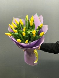 Buket iz 19 tyul_panov zheltih