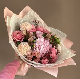 Sbornij buket s gortenzij «Pinki»