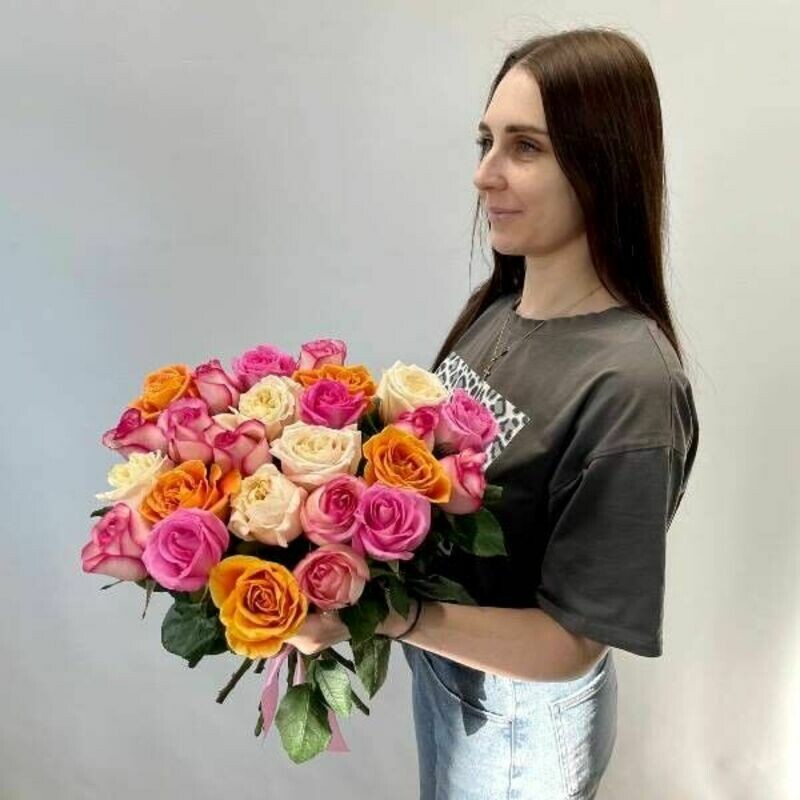 25 шт. разноцветных Эквадорских роз, высота 50см, лента атласная, 25 шт. разноцветных эквадорских роз, высота 50см, лента атласная